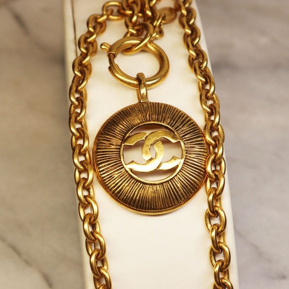 Chanel CC Logo Pendant Necklace with Spring Ring Clasp and Oval Cartouche ID Tag - Picture 11 of 16